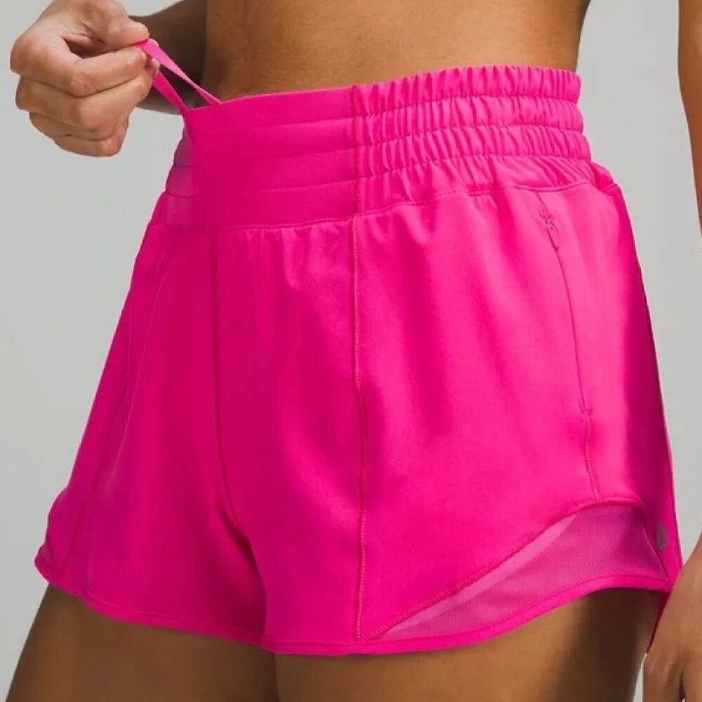 Lululemon Hotty Hot shorts size 6, 2.5" inseam